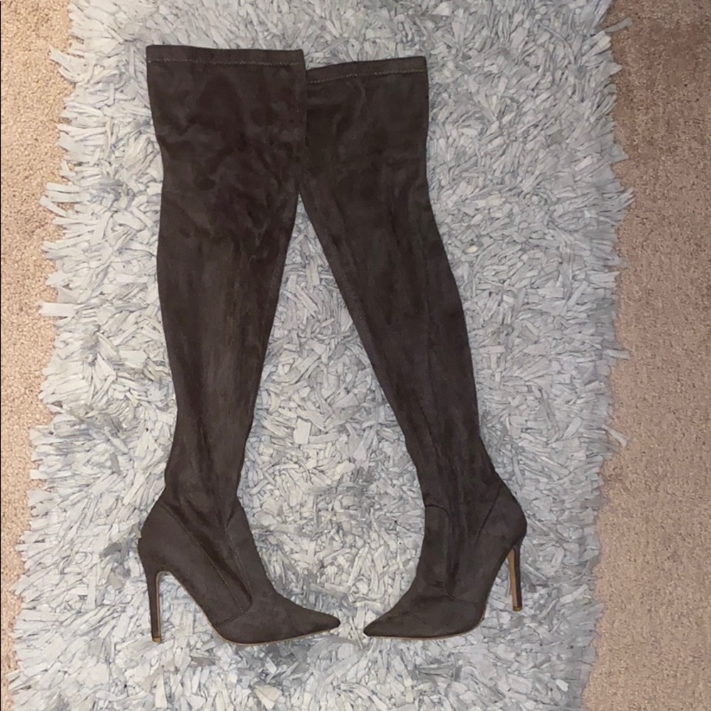 PRE-LOVED✨⭐️✨Gray Over the Knee boots
